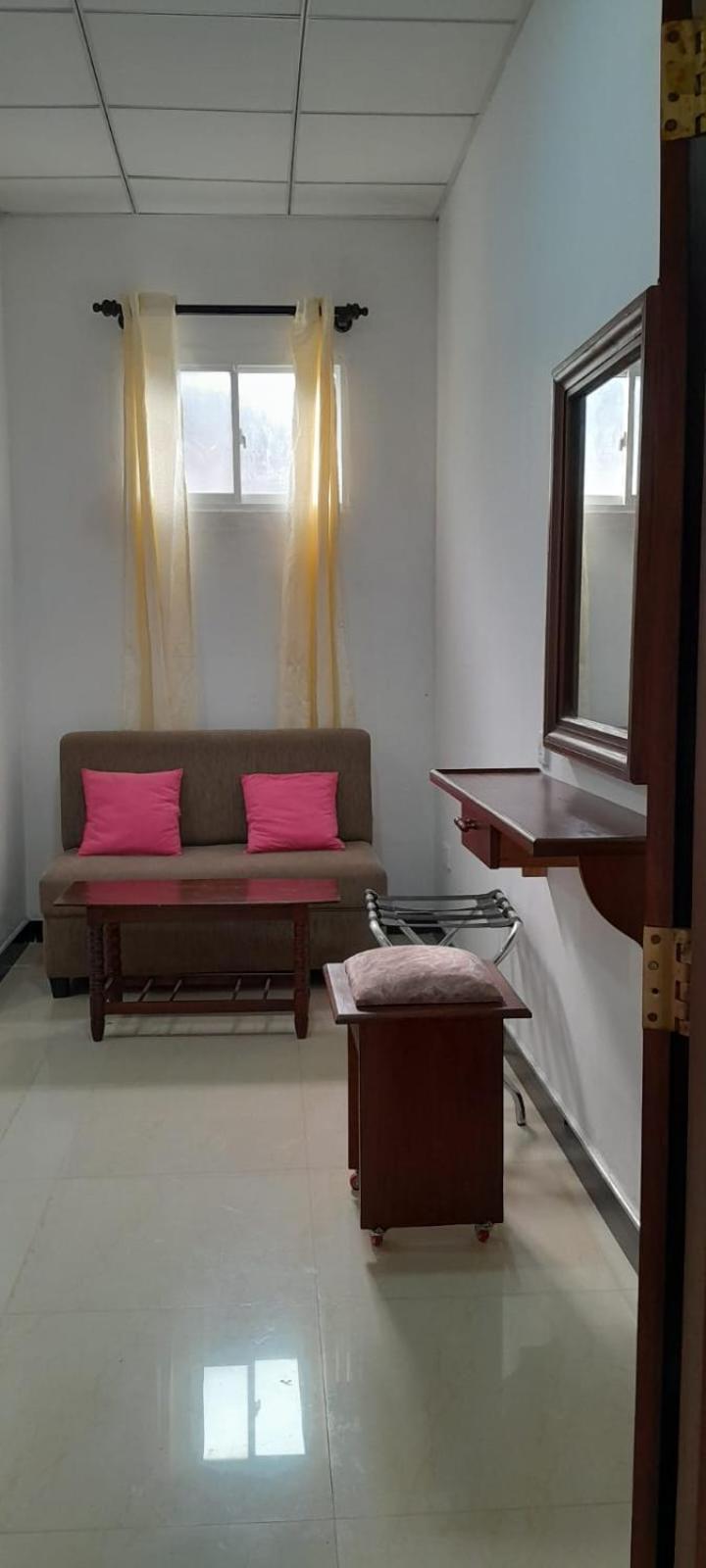 The Max Villa ネゴンボ 部屋 写真